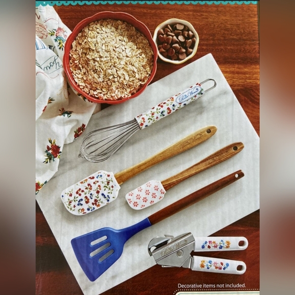 The PIONEER WOMAN Vintage Ditsy Tool 5-Piece Set (blue turner) - Picture 4 of 5